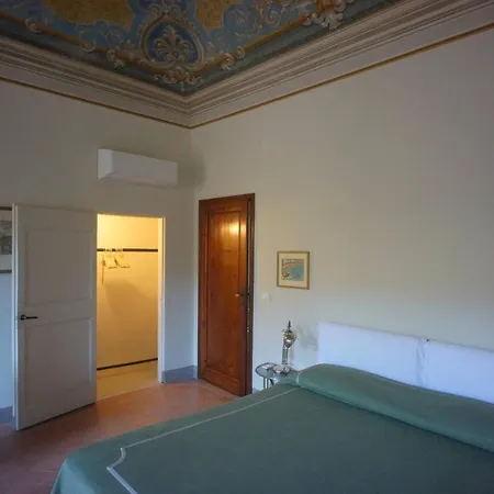 Lägenhet - Palazzo Contugi Xiv Sec *